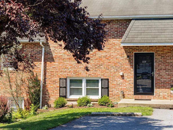 664 S Cedar St, Lititz, PA 17543