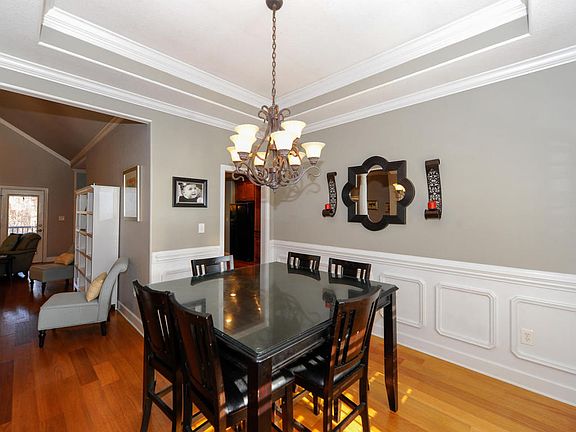 4th image of 411 Lindbrook Way