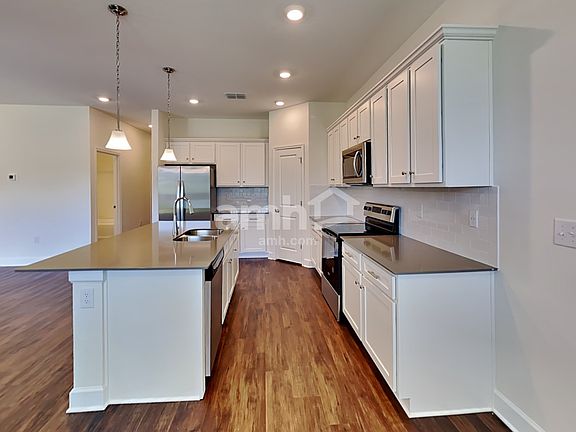 4th image of 1132 Walden Pond Dr
