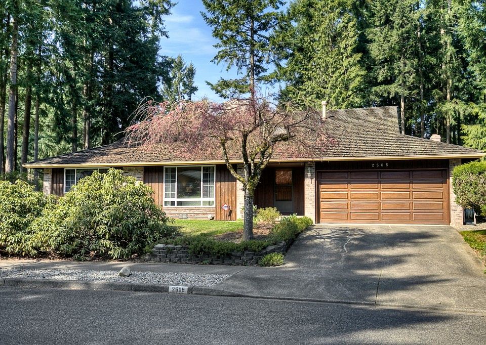 1st image of 2505 Manorwood Dr SE