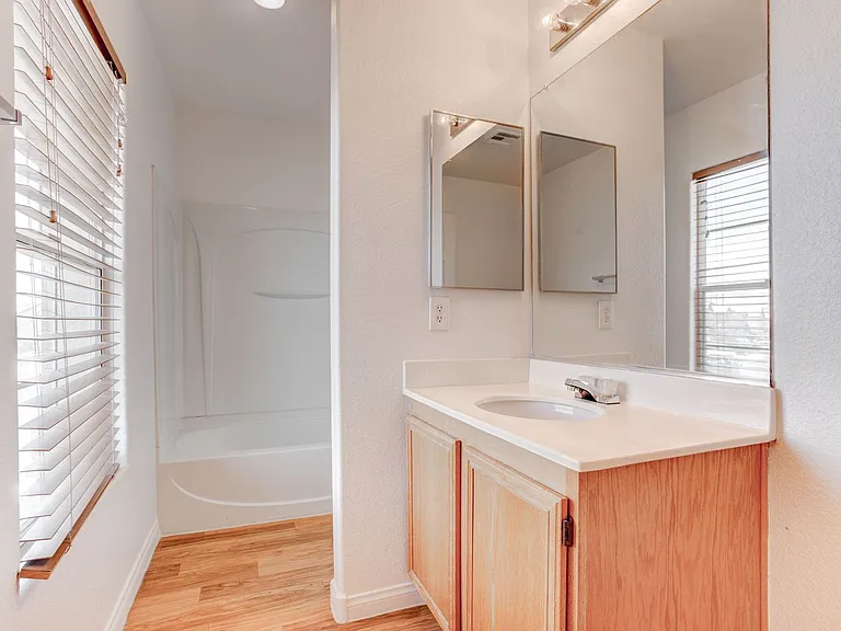1195 Sweet Orange St — Photo 32