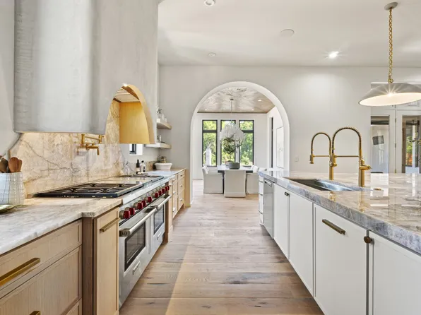 860 Brook Hollow Rd, Nashville, TN 37205