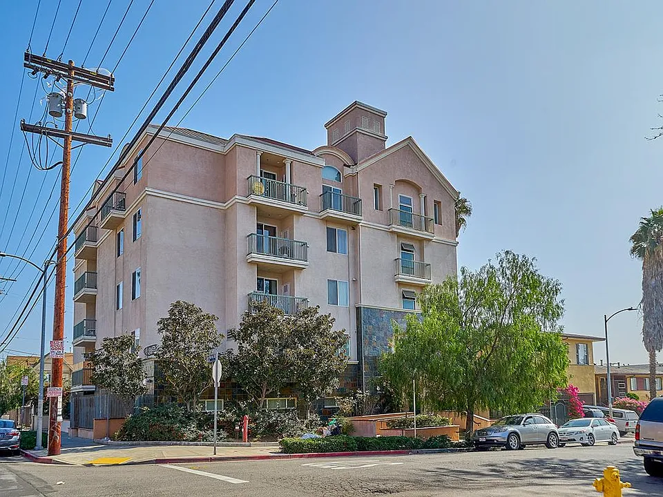 3140 San Marino St #302
