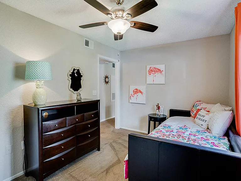 3 Bedroom - 3 Bed / 2 Bath - 1,081 Sq.Ft.