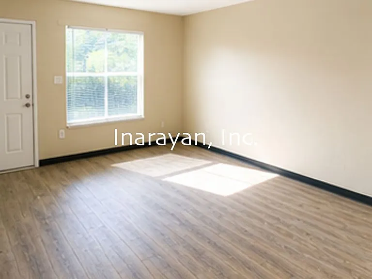 909 W Livingston St — Photo 2