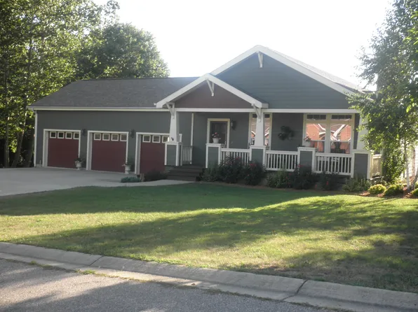 105 Hilltop Ln, Piketon, OH 45661
