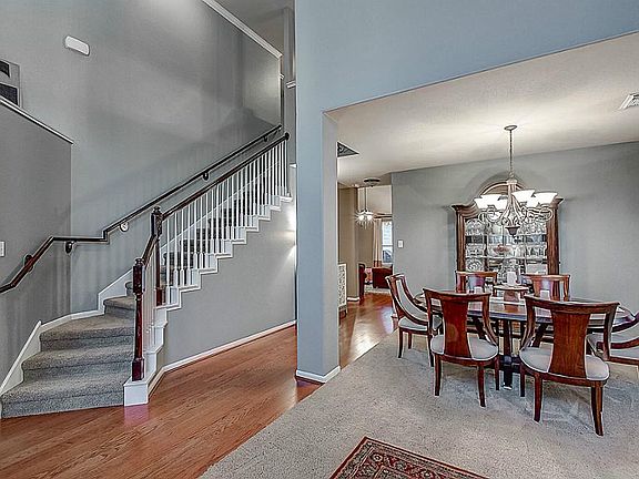 5th image of 25711 Abbotglen Ln