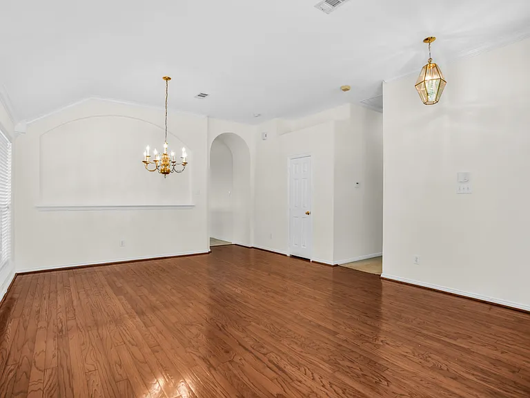 11342 Mansfield Dr — Photo 5