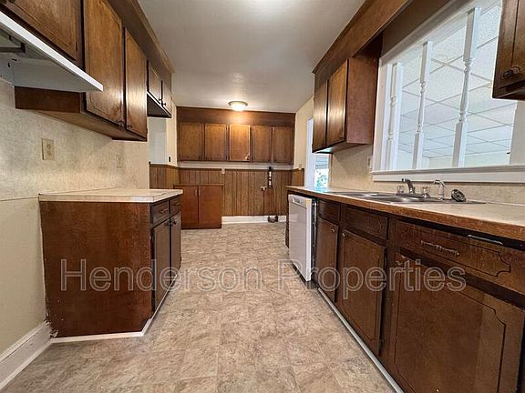 5th image of 634 N Kelly St
