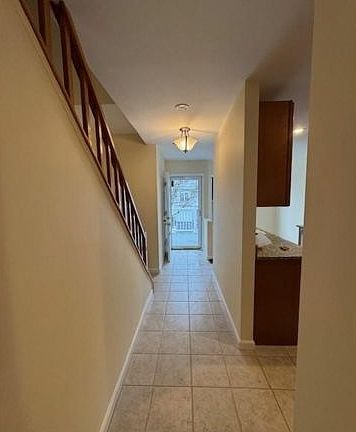 3rd image of 116 Leeward Ln