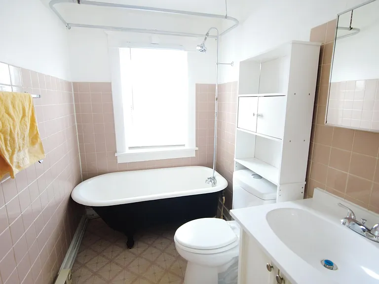 216-218 W Wilson Blvd #2W — Photo 12
