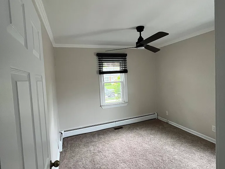 23124 Grove St — Photo 9