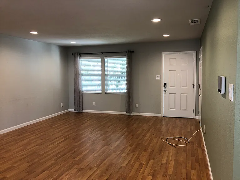 3922 Kern St — Photo 7