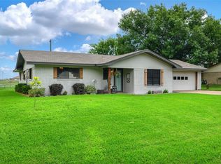 611 E Kempner St, Mabank, TX 75147