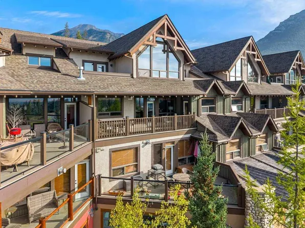 701 S Benchlands Trl #303, Canmore, AB T1W 3G9