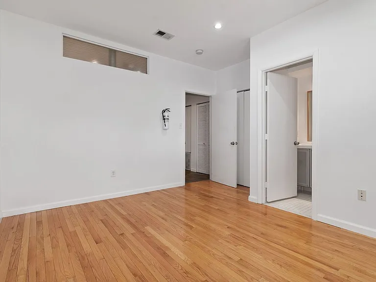 708 Irving St NE #202 — Photo 18