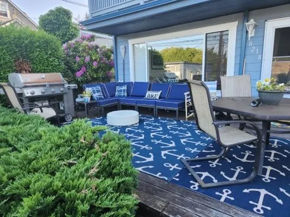 8218 Stinson Ave, Gig Harbor, WA 98332