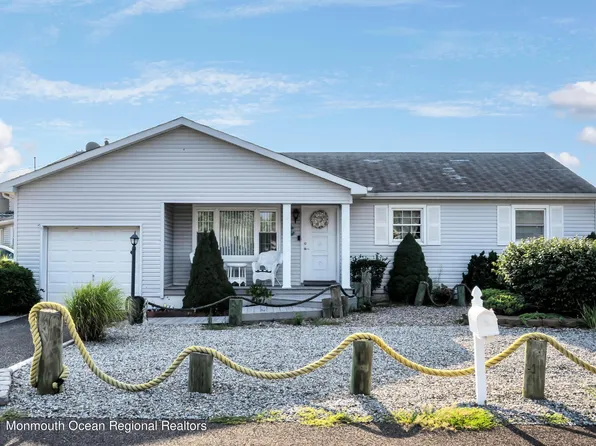 812 Nassau Dr, Toms River, NJ 08753