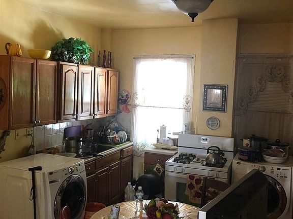 4th image of 69 Gardner Ave