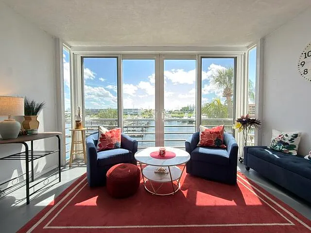 2 bed, 2.0 bath, 1200 sqft, $3,000 — Photo 1