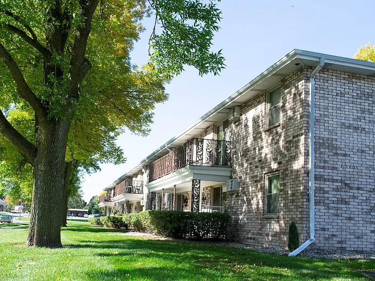 Oakview — Photo 1