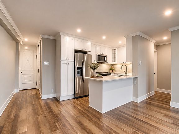 3rd image of 3883 Turtle Creek Blvd APT 403