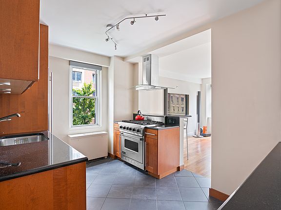5th image of 340 E 64th St APT 5G