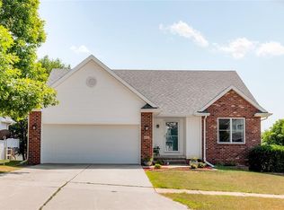 405 E 14th Pl, Indianola, IA 50125