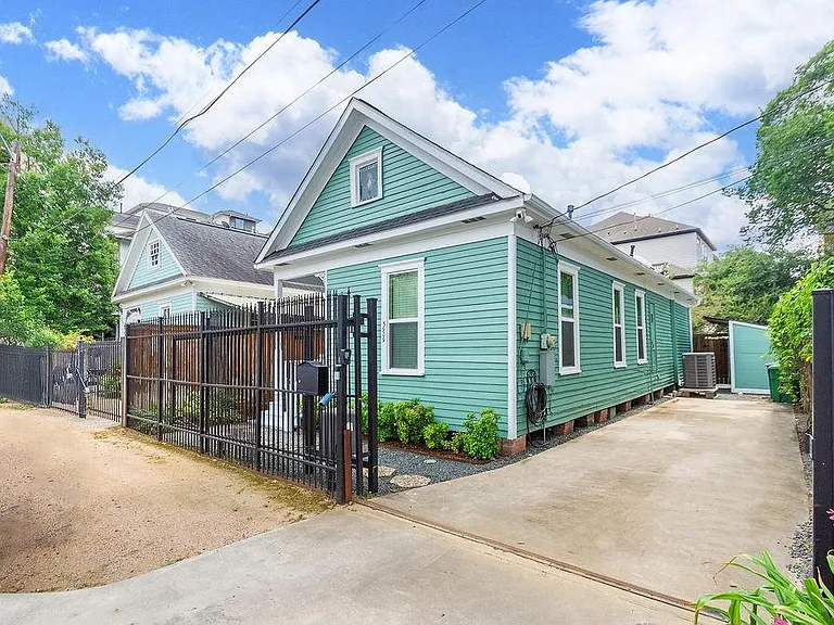 3909 Barnes St — Photo 3