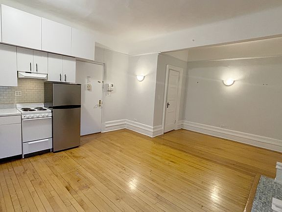 3rd image of 210 W 94th St APT 7H