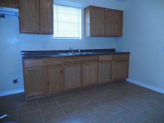 2nd image of 2318 Ramsey Ave