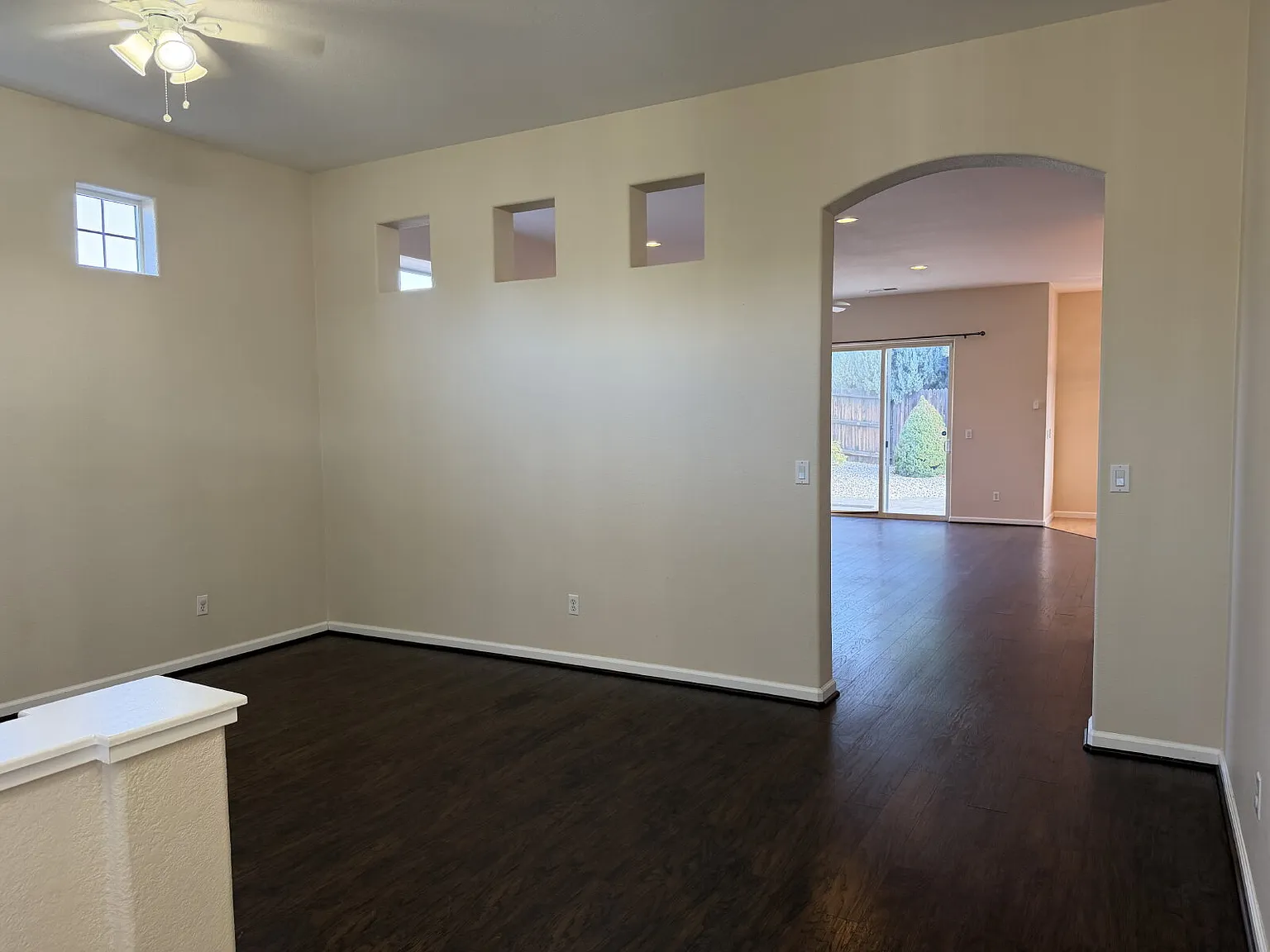 4 bed, 2.0 bath, 2068 sqft, $2,995 — Photo 2