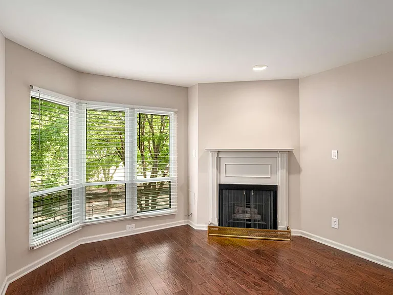 209 14th St NE #208 — Photo 8