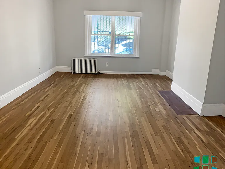 131 Hall St #1 — Photo 10