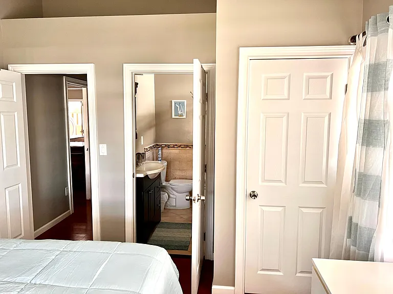 220 Avenue A — Photo 26