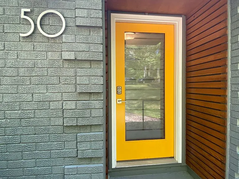 50 Ferncliff Dr — Photo 2