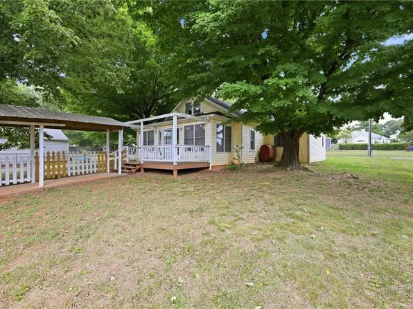 4100 Kernersville Rd, Winston Salem, NC 27107