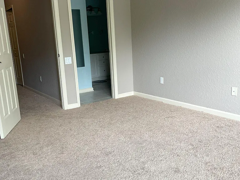 2451 Stockton Dr — Photo 13
