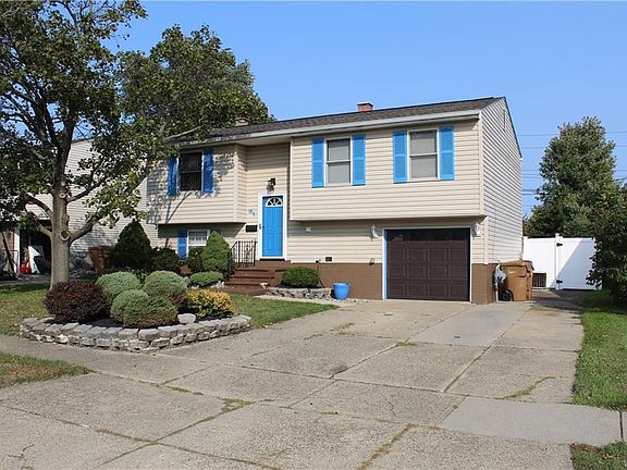 2nd image of 91 Penwood Dr