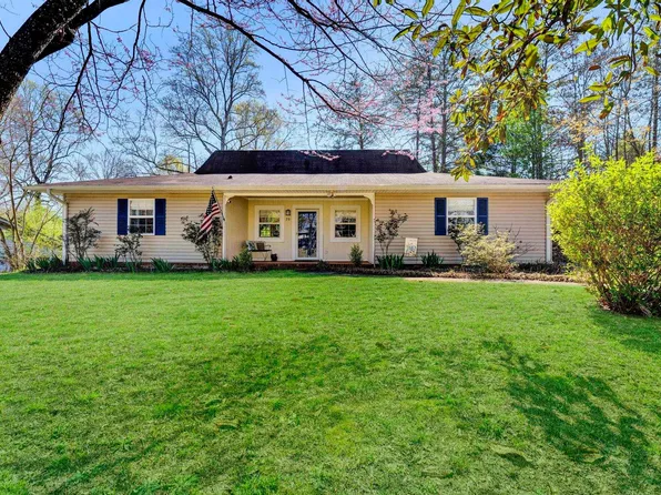 20 Barclay Dr, Travelers Rest, SC 29690