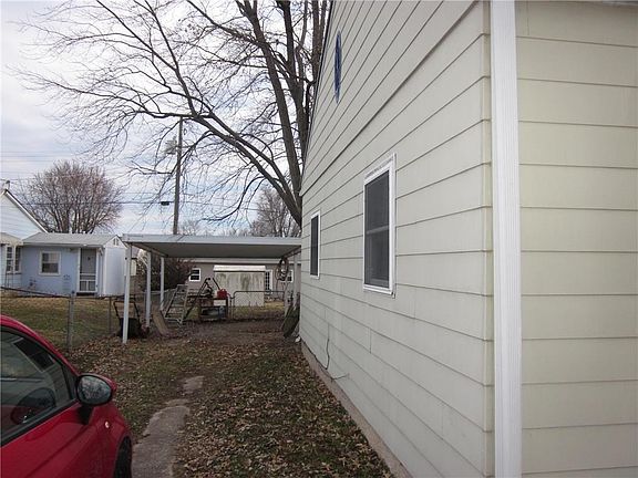 3rd image of 3124 Charles St