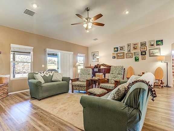 4th image of 1700 W Davidson Cir