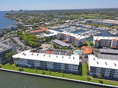 28 Yacht Club Drive #103, North Palm Beach, FL, 33408