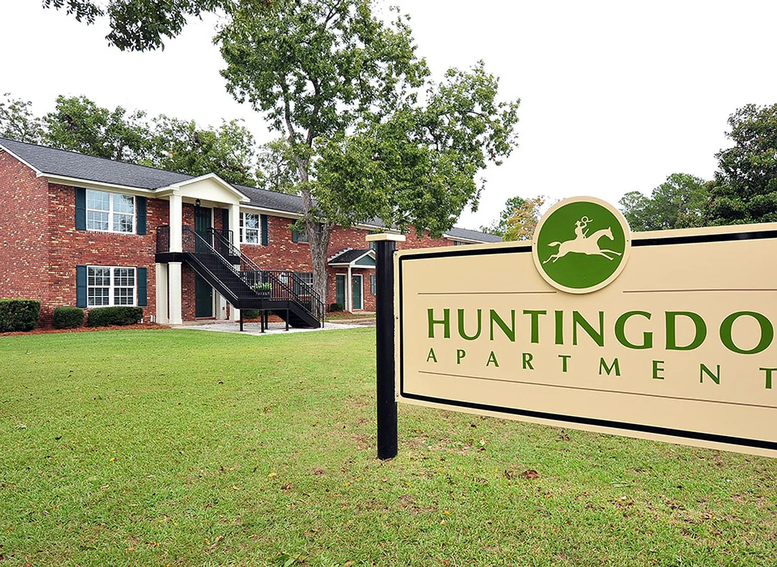 Huntingdon Apartments — Photo 2