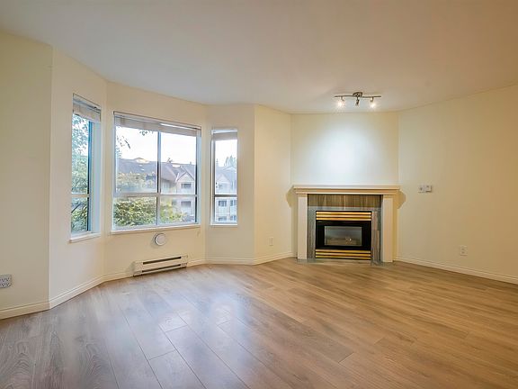 5th image of 515 Whiting Way #203