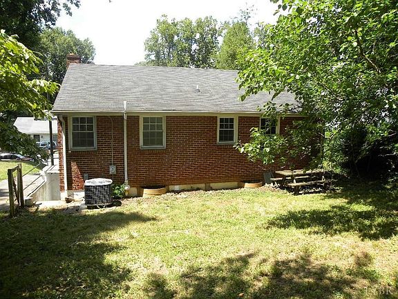3rd image of 4520 Greenwood Dr