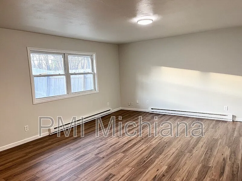 2 bed, 1.0 bath, 700 sqft, $825 — Photo 4