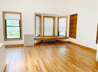 1129 W Addison St APT 2, Chicago, IL 60613