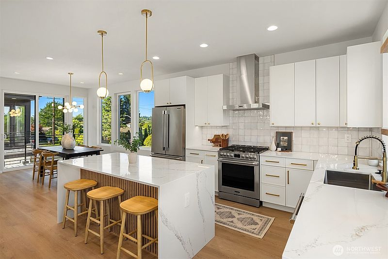 4th image of 9739 12th Avenue NW