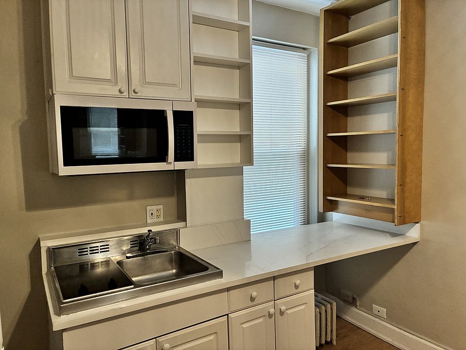 Kitchen with brand new countertop